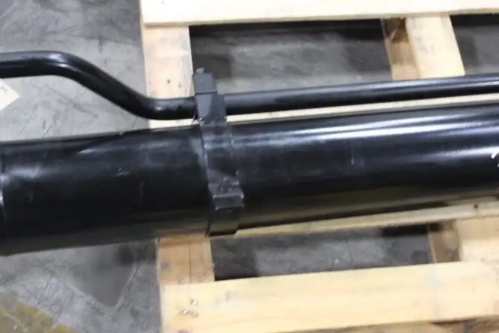 Cylinder Arrangement With Tube And Rod Assemblies image 2