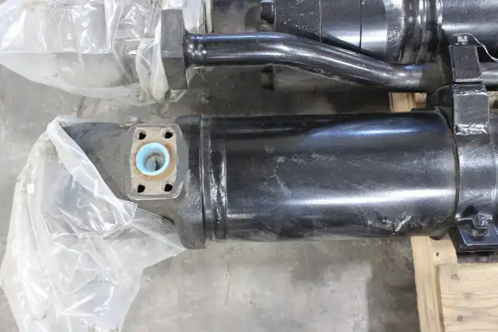 Complete Cylinder Arrangement With Tube And Rod Assemblies image 12