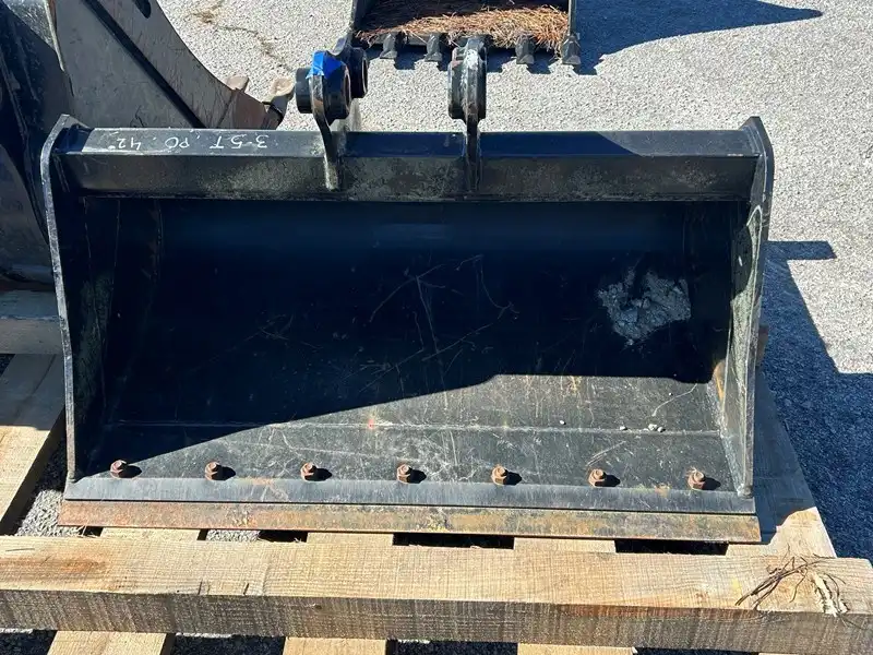 Bucket 42" 7.3CFT Clean UP image 3