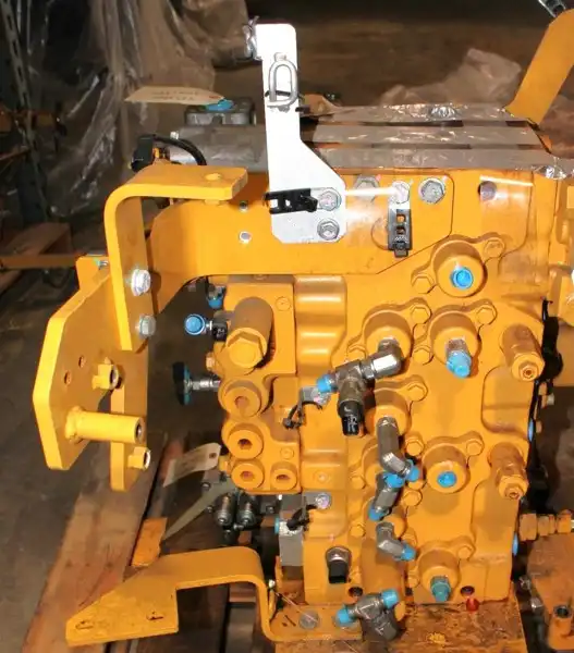 Main Control Valve Group image 7