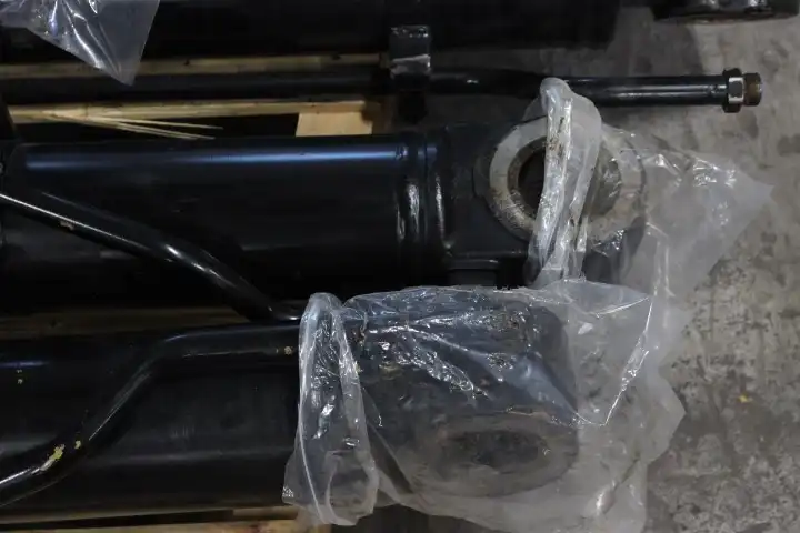 New Cylinder Arrangement With Tube And Rod Assemblies image 7