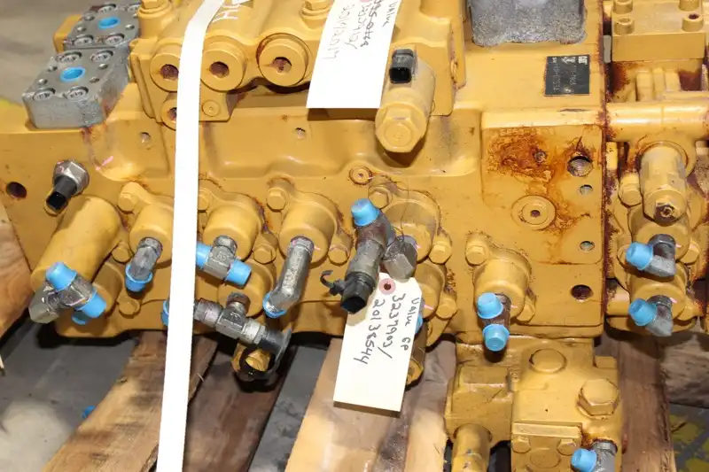 Main Control Valve Group image 10