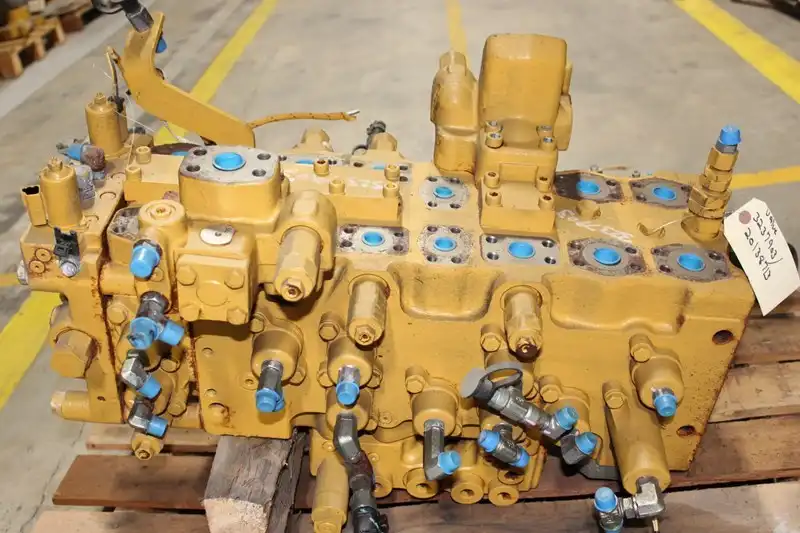 Main Control Valve Group image 3