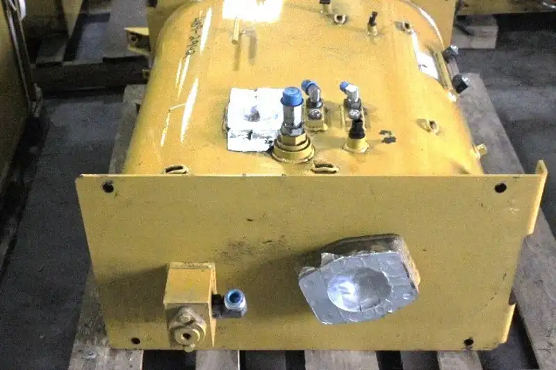Hydraulic Tank & Filter GP image 4