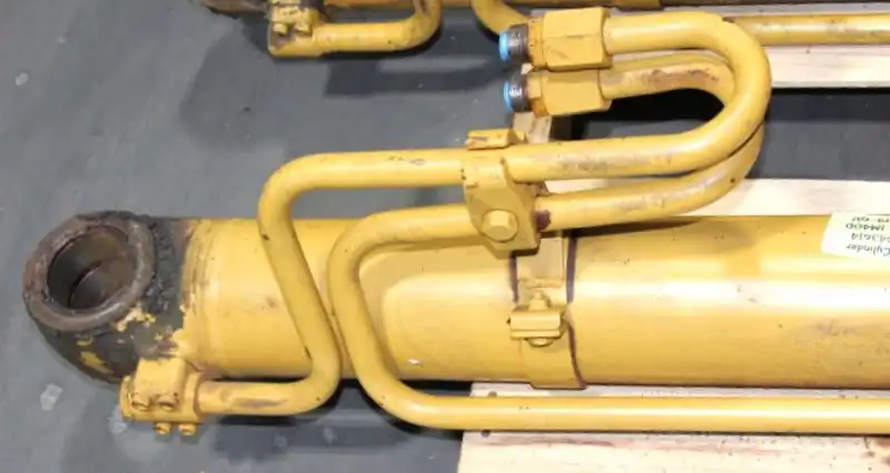 Complete Cylinder Arrangement With Tube And Rod Assemblies image 2