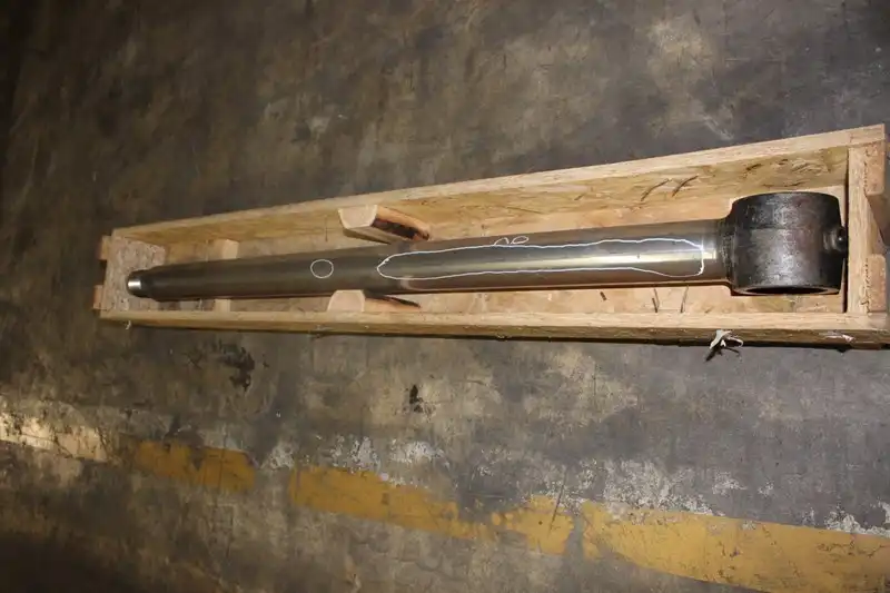 Hydraulic Rod With Eye Bearing image 2