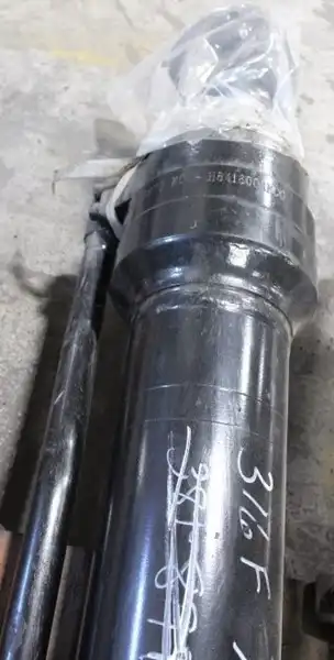 Complete Cylinder Arrangement With Tube And Rod Assemblies image 2