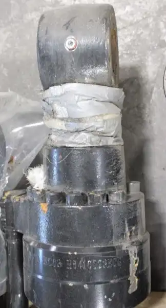 Complete Cylinder Arrangement With Tube And Rod Assemblies image 4