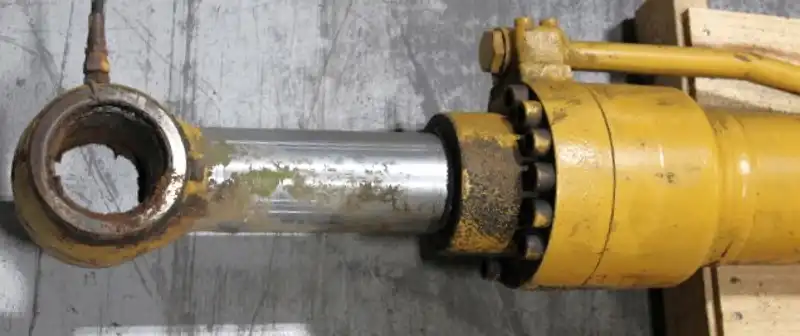 Complete Cylinder Arrangement With Tube And Rod Assemblies image 3