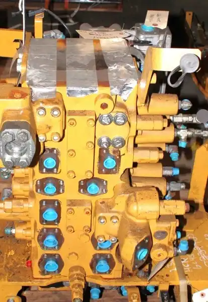 Main Control Valve Group image 4