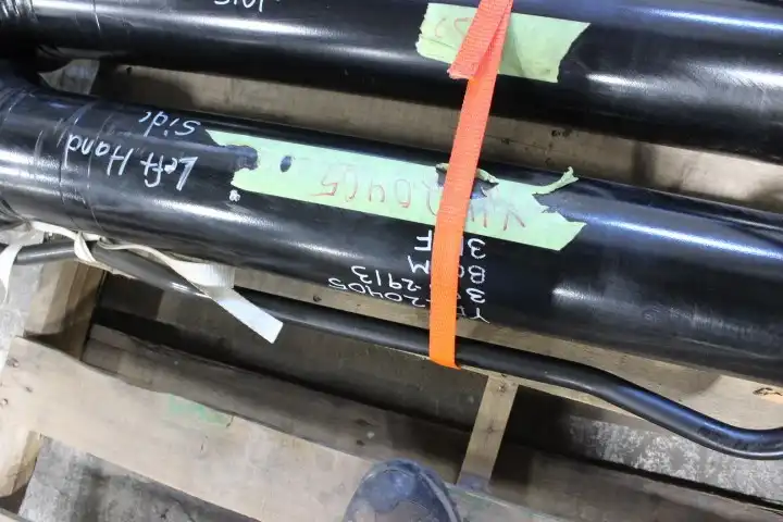Complete Cylinder Arrangement With Tube And Rod Assemblies image 3