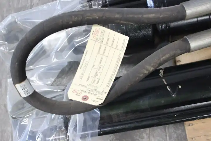 New Hyd Cylinder Arrangement With Tube And Rod Assemblies image 3