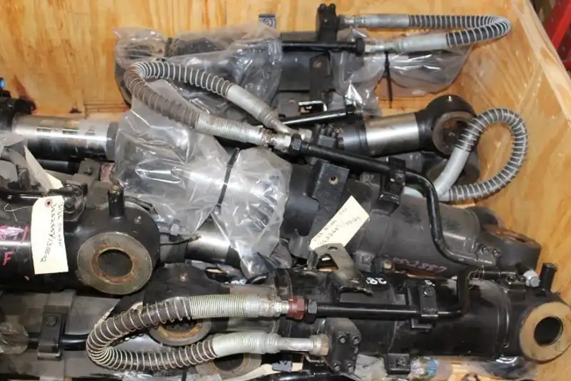 Hydraulic Cylinder With Eye Connection ON Both Ends 202MM image 4