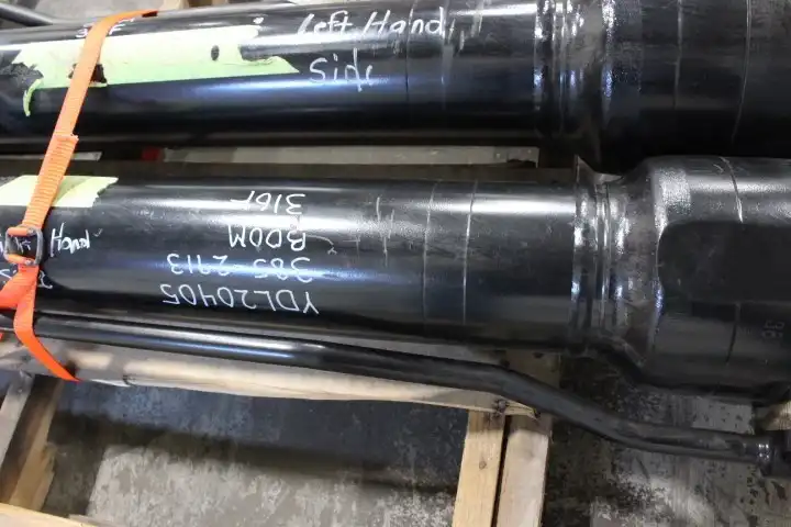 Complete Cylinder Arrangement With Tube And Rod Assemblies image 4