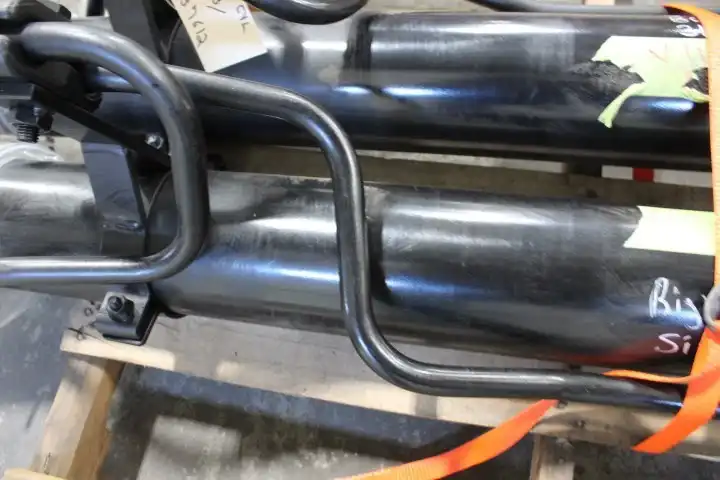 Complete Cylinder Arrangement With Tube And Rod Assemblies image 5