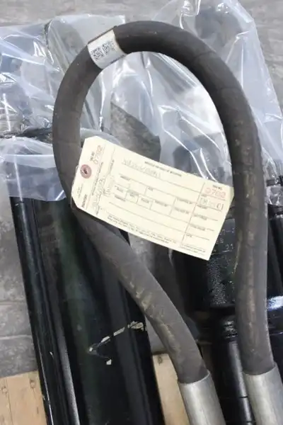 New Hyd Cylinder Arrangement With Tube And Rod Assemblies image 6