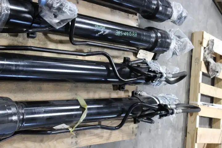 Complete Cylinder Arrangement With Tube And Rod Assemblies image 2