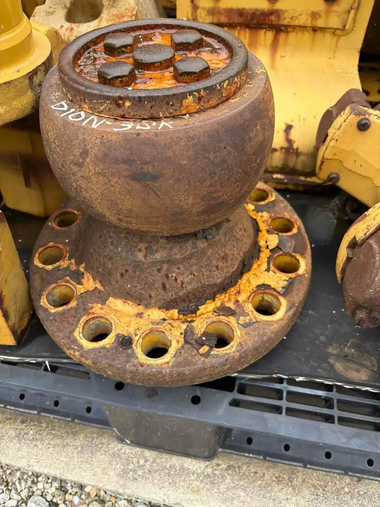 Trunnion image 2