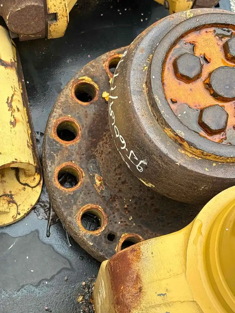 Trunnion image 3