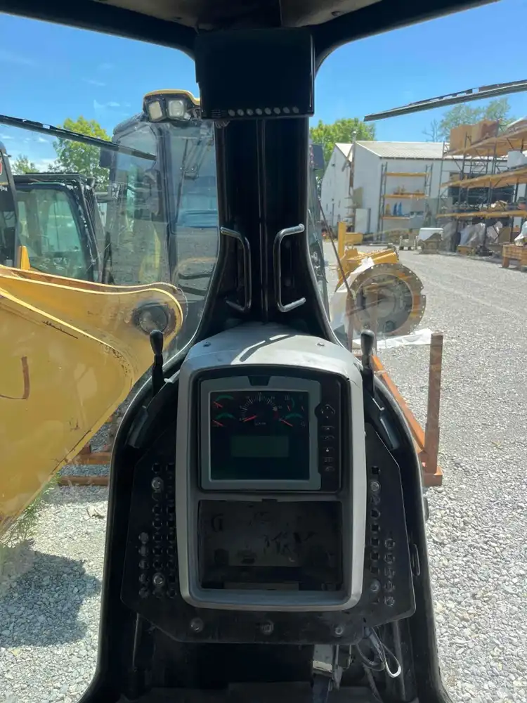 Cab image 6