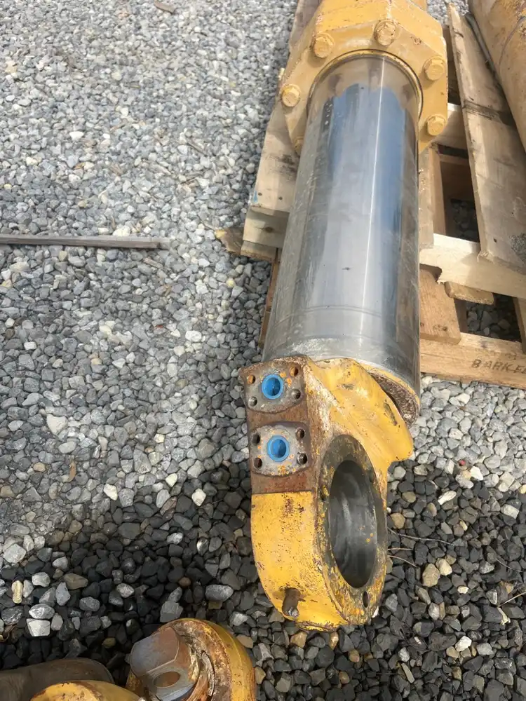 Cylinder G image 2