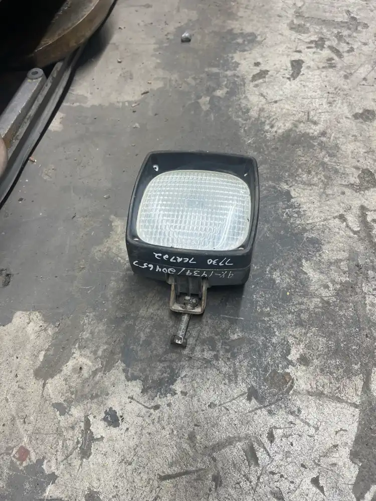 Lamp G image 2