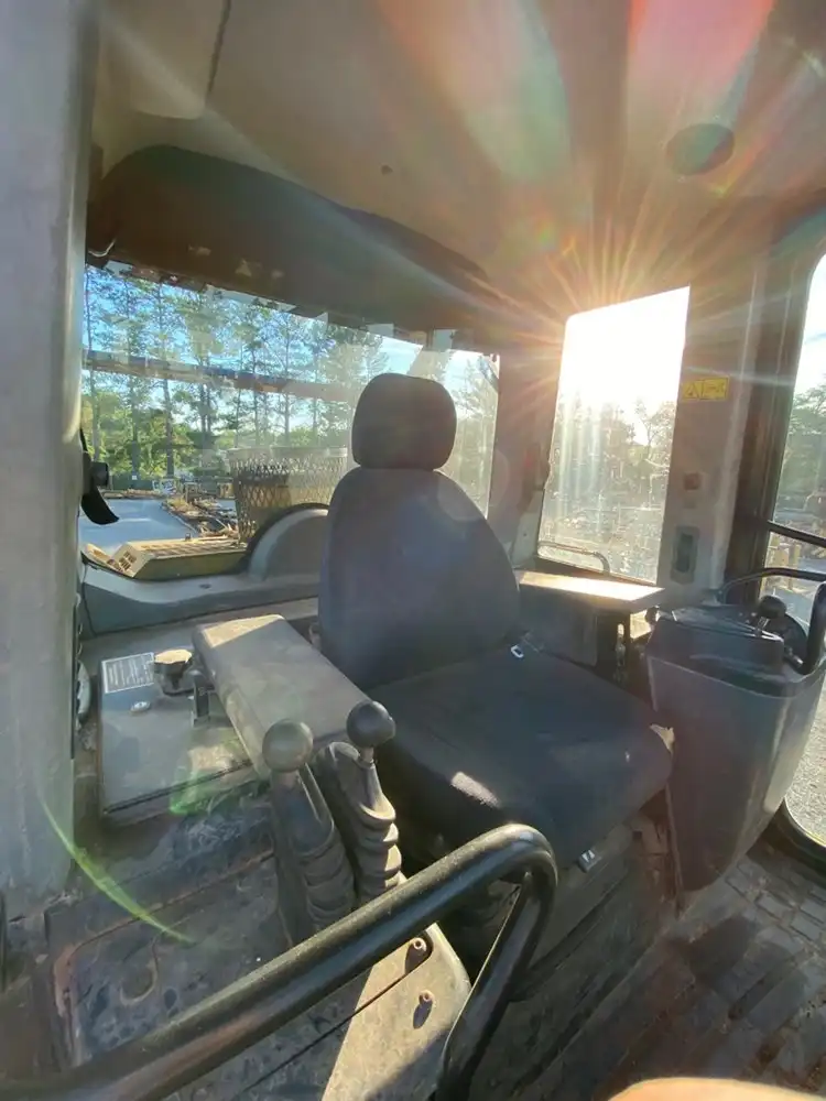 Cab image 13