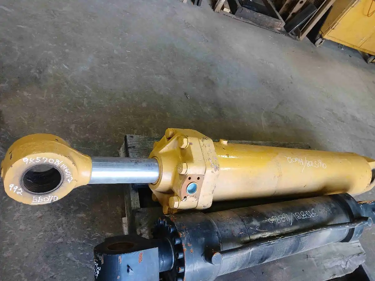 Cylinder G image 2
