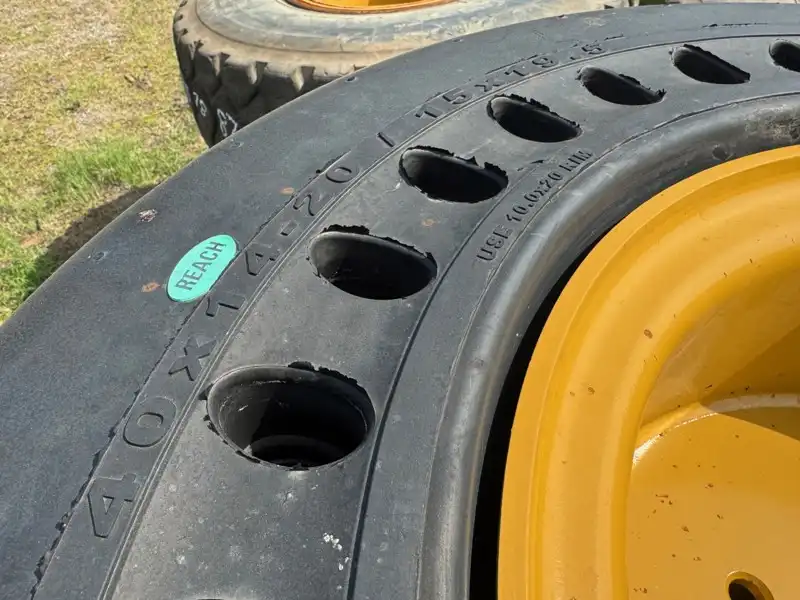 Rim/Tire Solid image 3