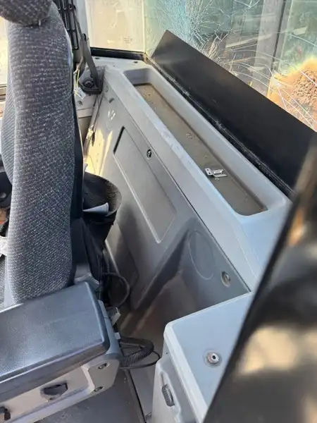 980K Cab image 2