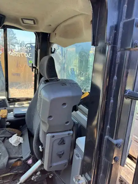 980K Cab image 3