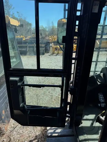 980K Cab image 5