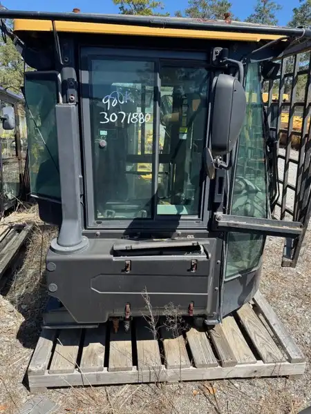980K Cab image 8