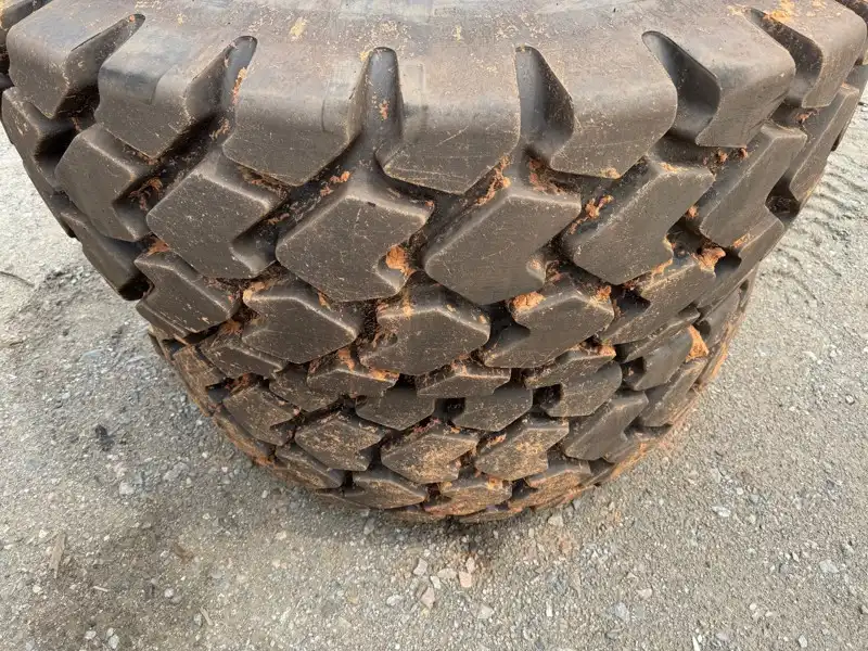 20.5X25 Titan Tires image 5