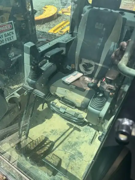 374F Cab image 5