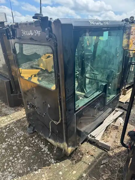 374F Cab image 6