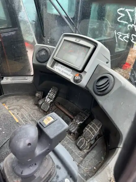 950M Cab image 4