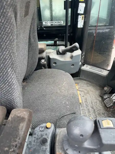 950M Cab image 6