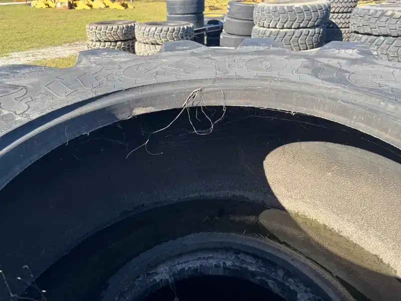 30.5X32 Tire image 4