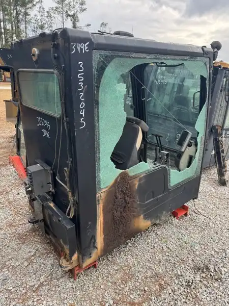 349E Cab image 3