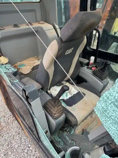 349E Cab image 6