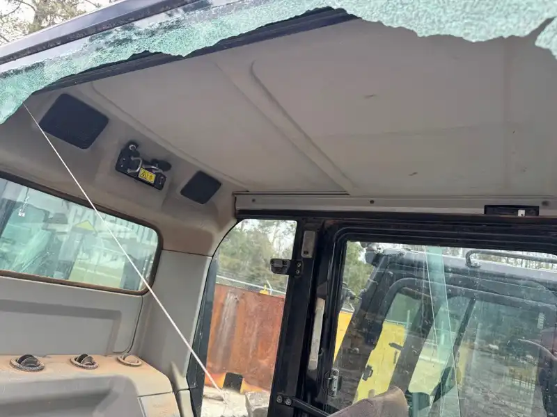 349E Cab image 8