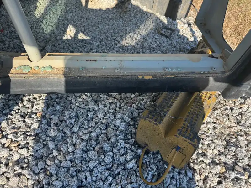 12H Cab image 6