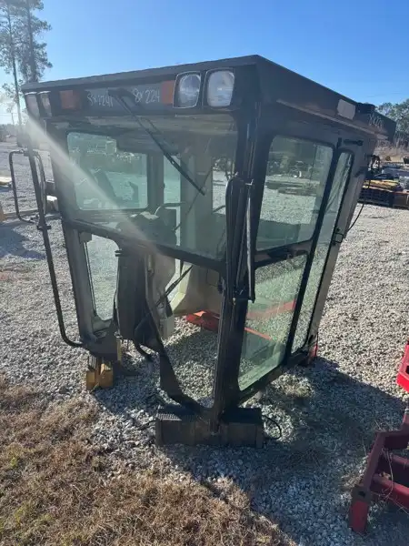 12H Cab image 8