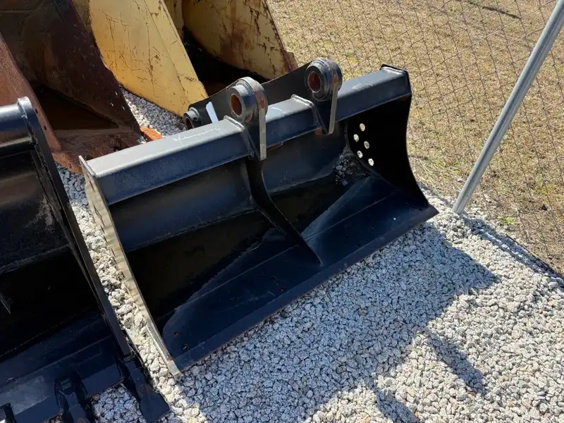 47" DC Bucket image 3