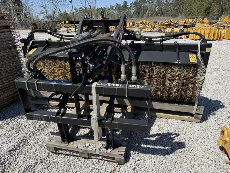 BA25 Broom image 2