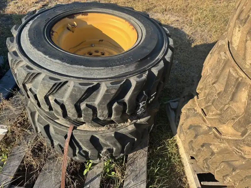 RH Tire & Rim image 3