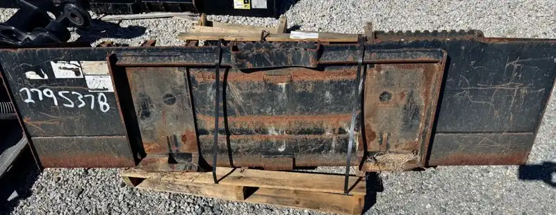 80" Bucket With Teeth image 3