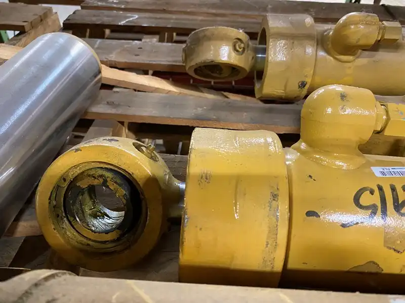 Lift Cylinder image 3