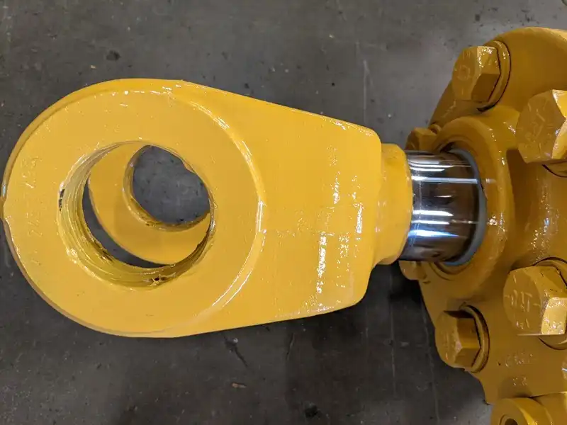 Cyl/Lift RH image 3